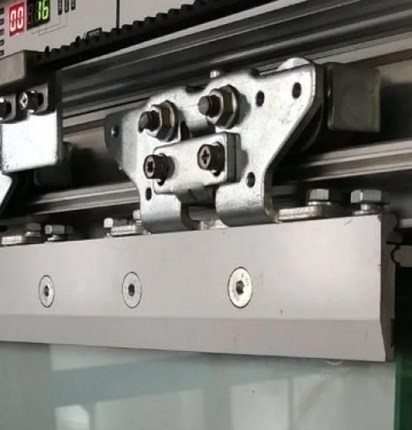 Kẹp Kính Cửa Tự Động